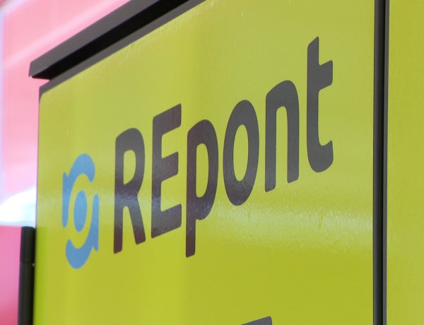 Új rendszer – Már beüzemelték a boltokban az üvegvisszaváltó automatákat