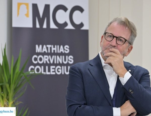 Stílus és politika – Schiffer Miklós tartott előadást az MCC-ben