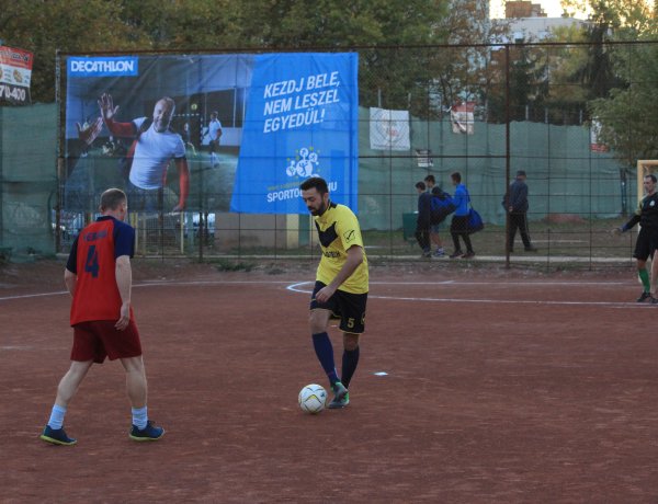 Hajrá előtt a kispályás bajnokság csapatai