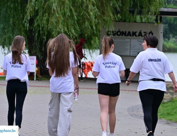 Tourist Police – Diákok segítik a rendőrség munkáját a turisztikai szezonban