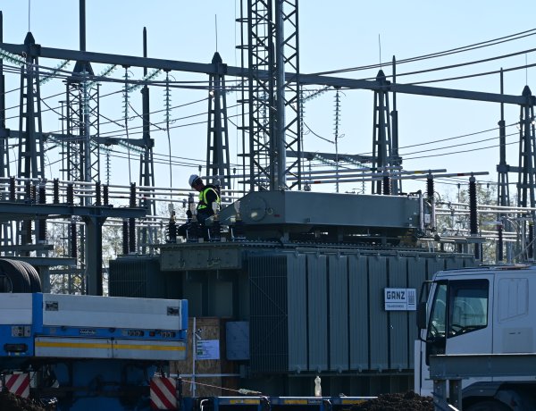 Elektromoshálózat-fejlesztés az ipari parkban, ami a városnak is jó
