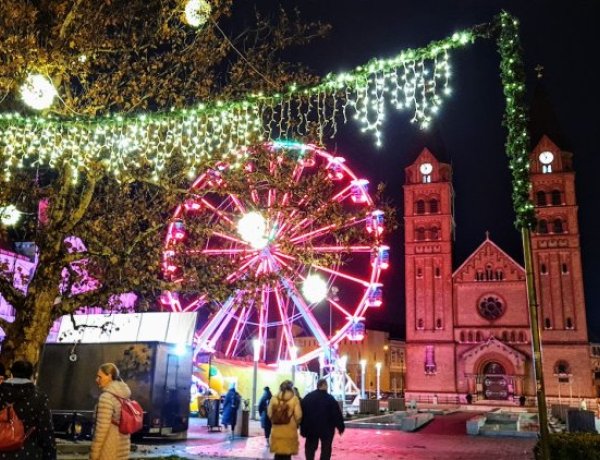 Hát eljött a várakozás ideje! - Vasárnap, advent első vasárnapján Önt is várják a Kossuth térre!
