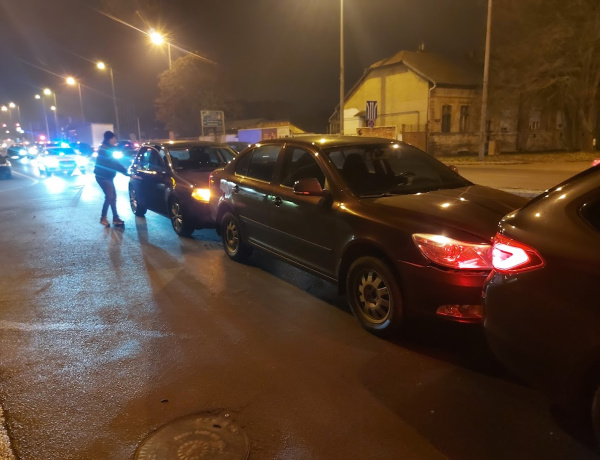 Négyes karambol - Szükség volt a rendőrségre