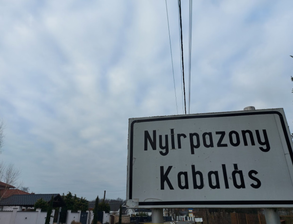 Kabaláson is száguldoznak - Az ott élők a gyerekeket féltik