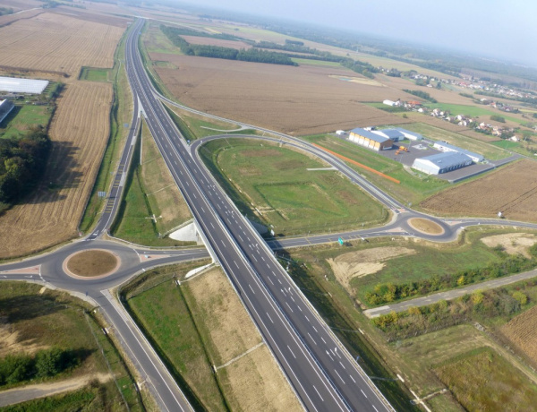 Több autópálya-matrica fogyott tavaly, mint a megelőző években
