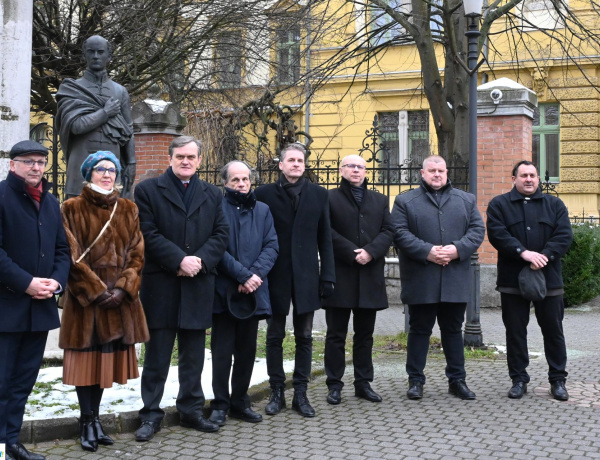 „A Himnuszból mindenki meríthet” – A Kölcsey-szobornál is megemlékeztek a Magyar Kultúra Napjáról