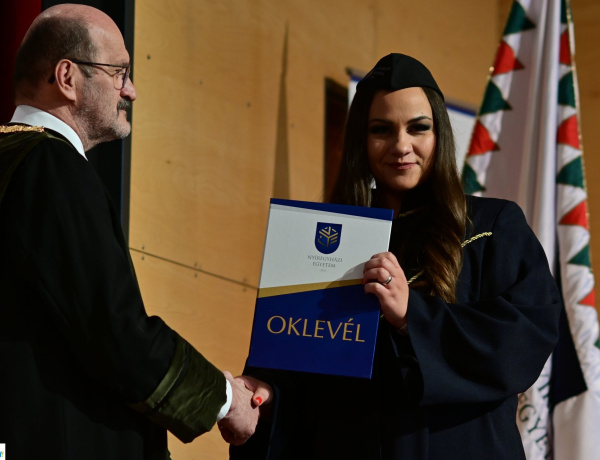A diploma ünnepe - Oklevélátadó ünnepséget tartottak a Nyíregyházi Egyetemen