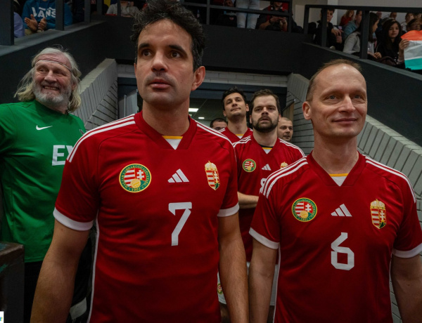 Papok, passzok, parádék  - Remeklés a katolikus papok 17. futsal-Európa-bajnokságán                               