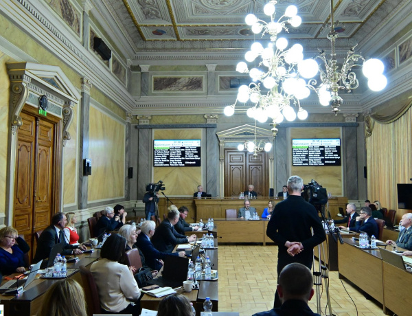 Elfogadták a városi költségvetést – így látják a közgyűlést alkotó frakciók és pártok