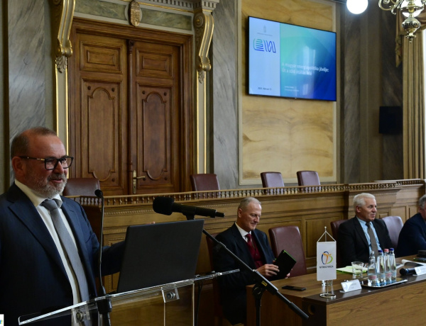 Energiaszuverenitás és globális dezinfláció – A megye közgazdászai találkoztak Nyíregyházán