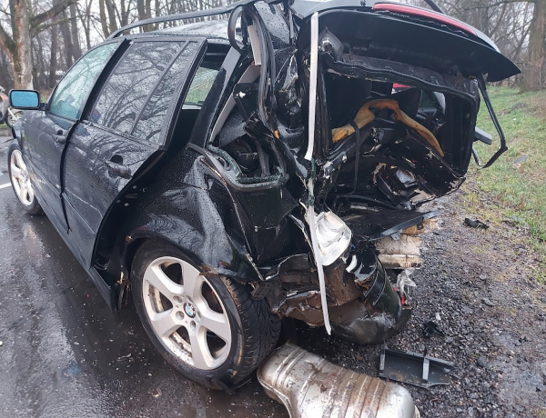Eltűnt a BMW hátulja - Órákig állt a forgalom  Nyíregyháza és Nagykálló között a hármas karambol miatt