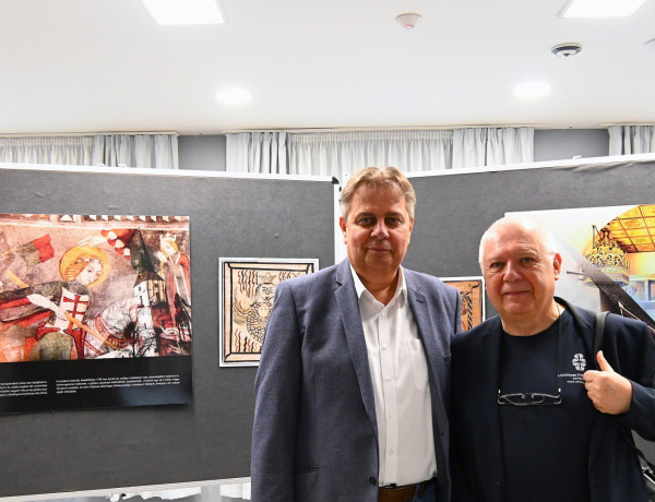 „Búvó örökség” – Csutkai Csaba fotóiból nyílt kiállítás a Kállayban