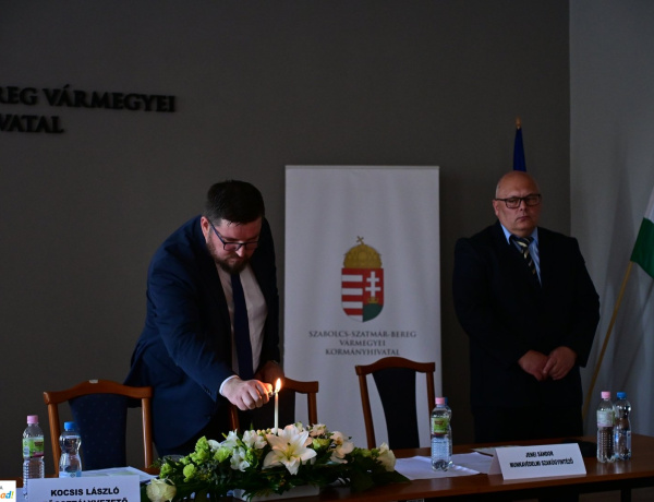 Megemlékeztek és tanácsot adtak – Munkavédelmi nyílt napot tartott a kormányhivatal