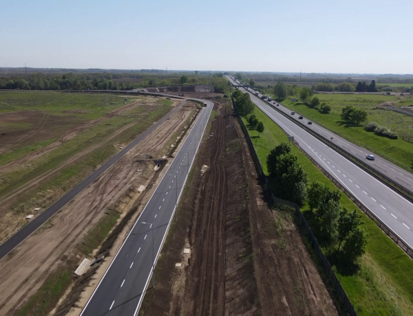 Fejlesztések – Új autópálya-csomópont, felújítás előtt a régi 4-es