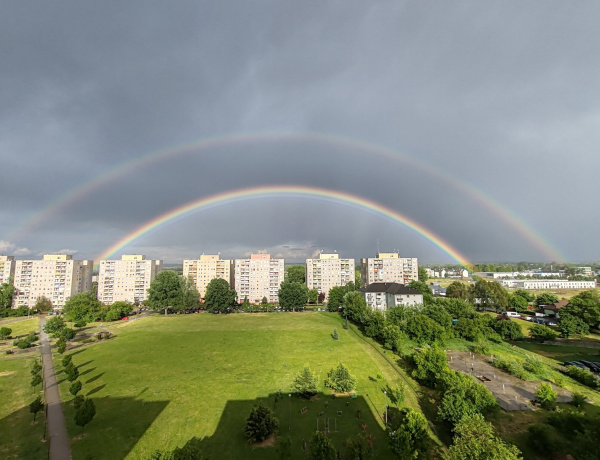 Volt ma minden: zápor, jég és szivárvány!