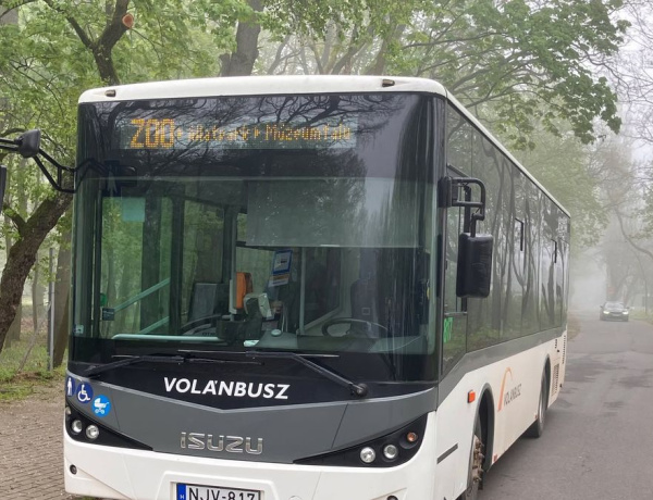 Szigorúbban ellenőrzik a parkolást, de az ingyenes MIDIBUSZ segít eljutni az állatparkhoz! 
