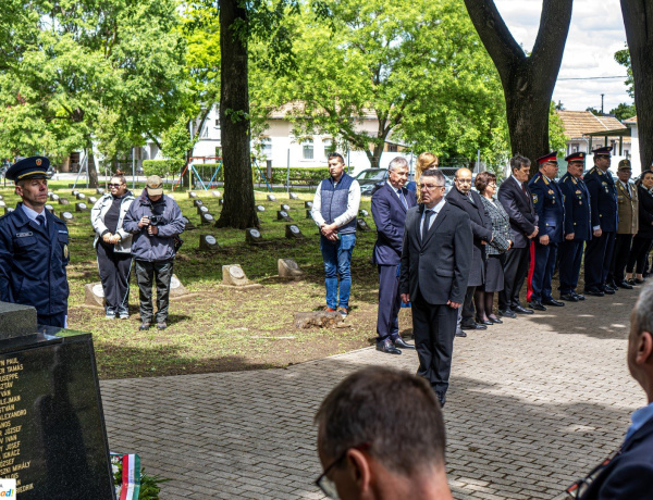 Hősök Napja – Tizennégy nemzet katonáira emlékeztek a Hősök temetőjében