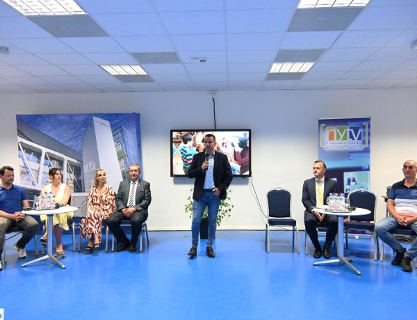 Reflektorfényben – Most élőben szórakoztatták a közönséget a televíziósok