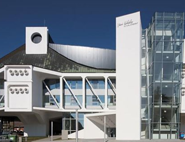 Családbarát Szolgáltatóhely címet kapott a Váci Mihály Kulturális Központ!