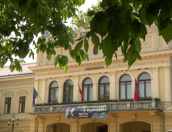 A családbarátság jegyében – Elismerésben részesült a Váci Mihály Kulturális Központ és Nyíregyháza önkormányzata