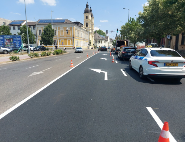 Kész az aszfalt, felfestették a jelzéseket