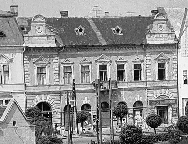 Amiről az utcák mesélnek... - Séták a Hősök terén 9.