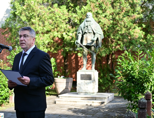 Az aradi vértanúkra emlékeztek                        