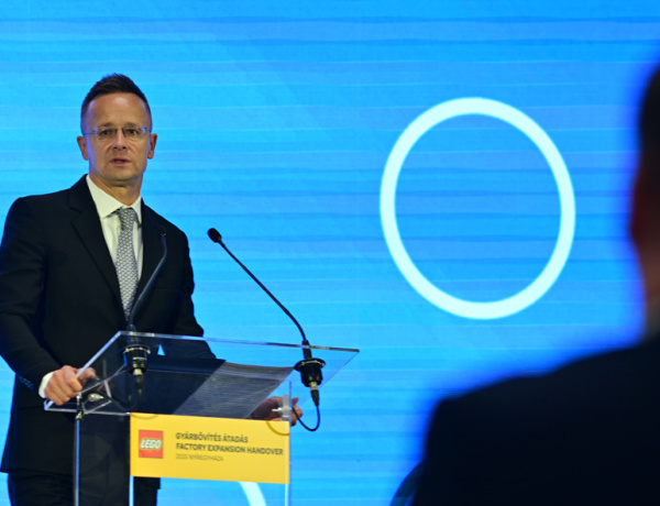  Szijjártó Péter:  A kormány elkötelezett Nyíregyháza fejlesztése mellett