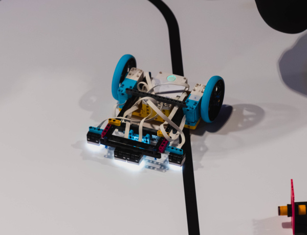Akár Dél-Koreáig is eljuthatnak a diákok a ProSuli robotikaversenyen