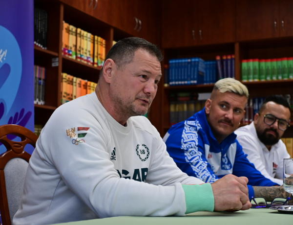 Világbajnok Nyíregyházán - az Aranyban járt Erdei Zsolt ökölvívó