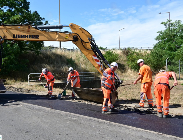 Elkezdődtek az útfelújítási munkálatok – 18 helyszínen dolgozik a NYÍRVV