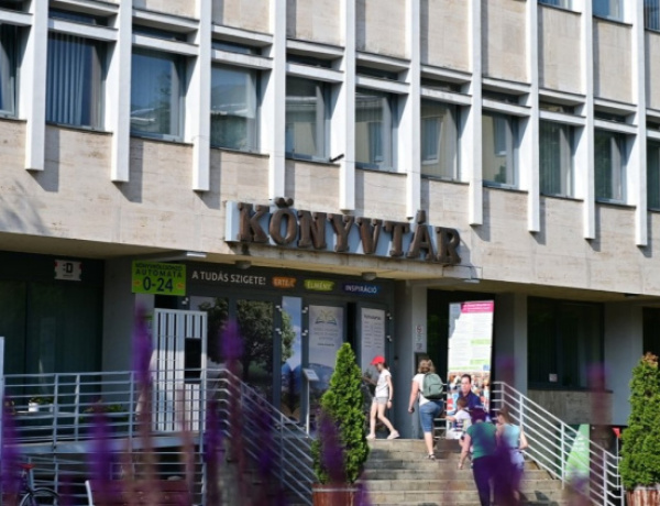 Nyári nyitvatartás és szolgáltatási szünetek a Móricz Zsigmond Könyvtárban