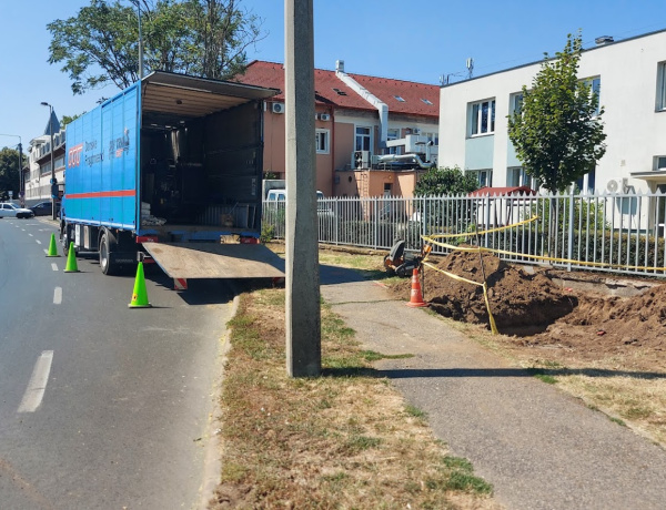 Hálózatbővítés miatt forgalomkorlátozás a Nagyvárad utcában