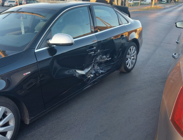 Két autó ütközött a Tünde utca és a Lujza utca csomópontjánál