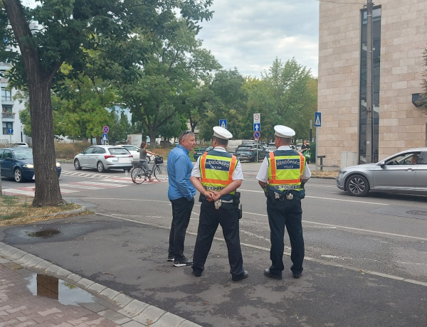 A rendőrség, a polgárőrök és a Közterület-felügyelet is segítette az iskolakezdést