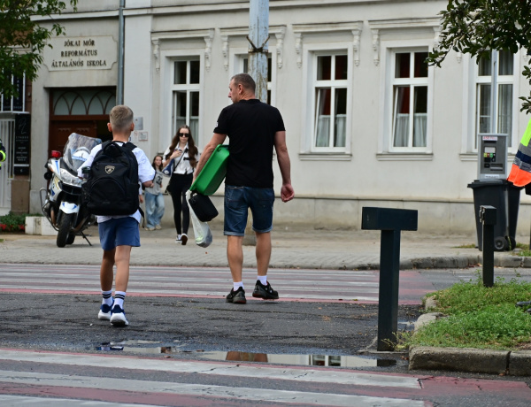 Iskolakezdés – Polgárőrök is segítik a közlekedőket