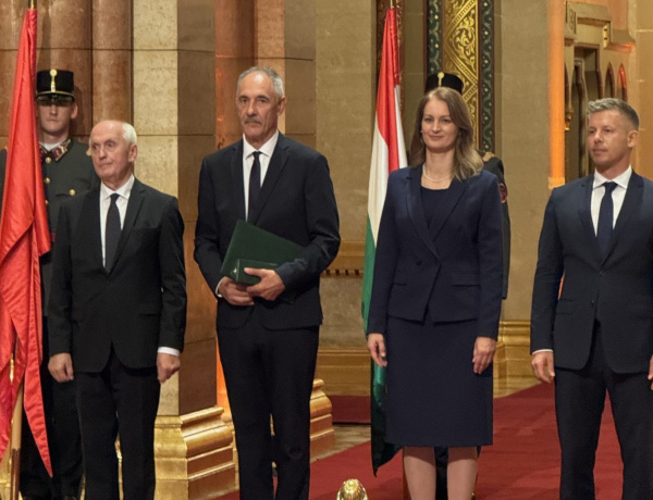 Magyar Arany Érdemkereszt polgári tagozatával ismerték el dr. Komáromi István több évtizedes pedagógusi munkáját