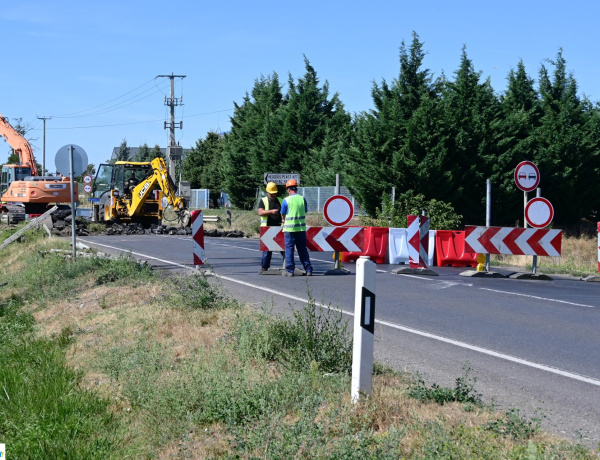 Elkezdődtek a munkálatok, lezárták a 36-os főút egy szakaszát