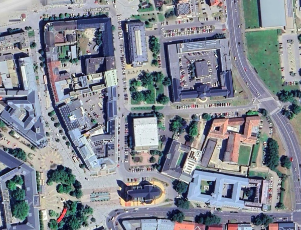 Korlátozás – Lezárásokra kell számítani a héten a Kossuth téren tartott rendezvények ideje alatt