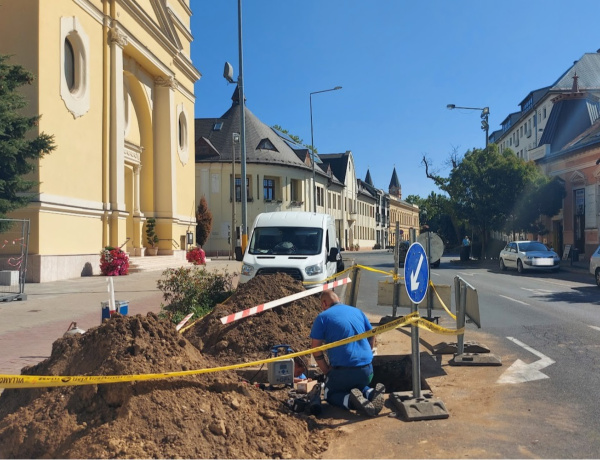 Ivóvízvezetéket korszerűsítenek a Bethlen Gábor utcában