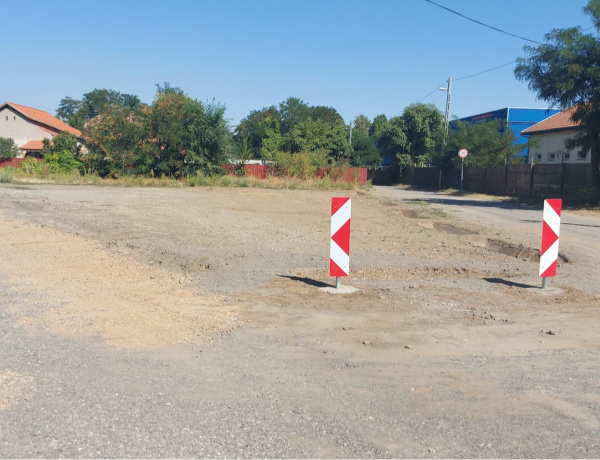 Szikkasztóárkot építenek a Kulcsár utcánál