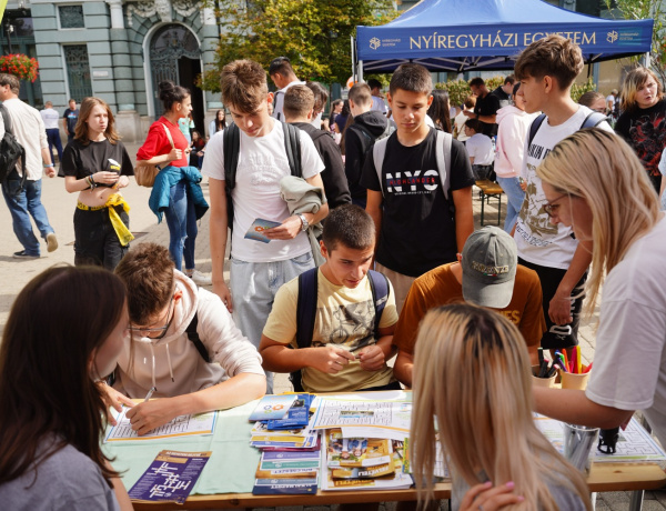 Hat helyszínen mutatkozott be a Nyíregyházi Egyetem a szakMAfesten – folytatódik a tudomány élménye