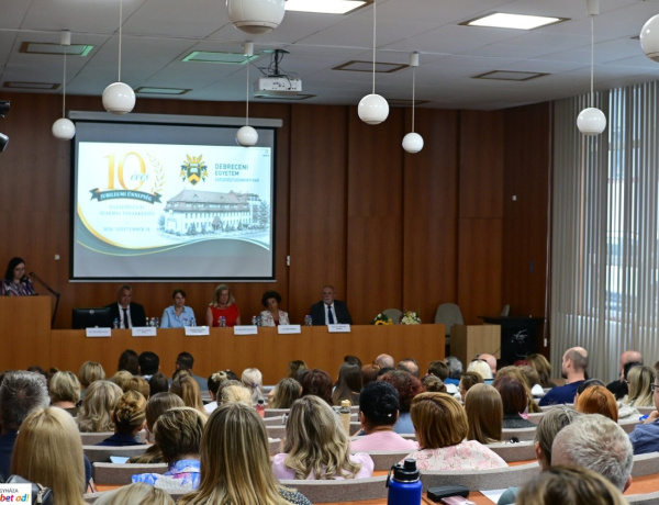 Jubileum – Tízéves a Debreceni Egyetem egészségügyitanár-képzése