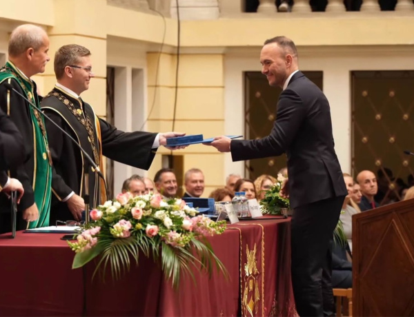 Rangos elismerést kapott a nyíregyházi főorvos a Debreceni Egyetemen
