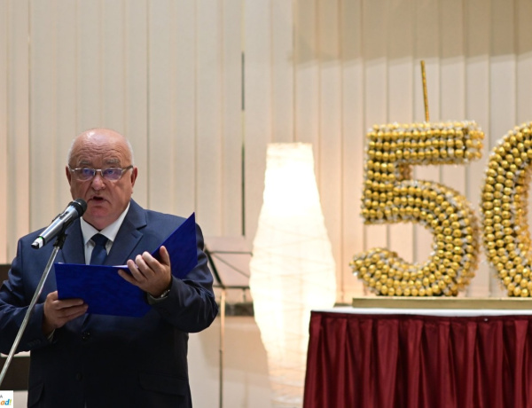 Arany 50 – Fél évszázados születésnap a Jósavárosban