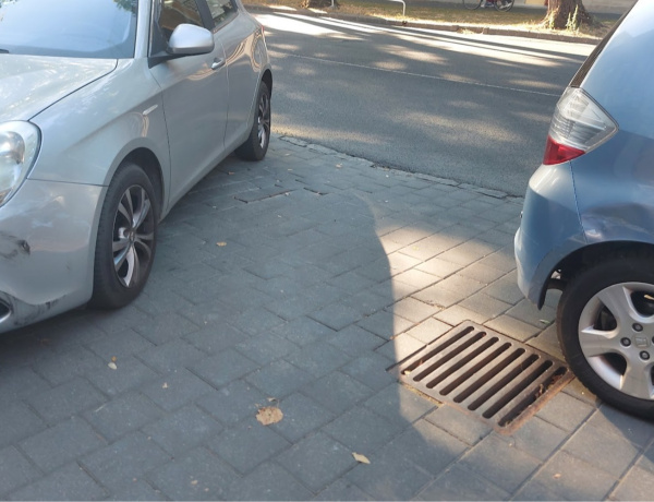 Baleset történt a Vay Ádám körút és a Dózsa György utca találkozásánál