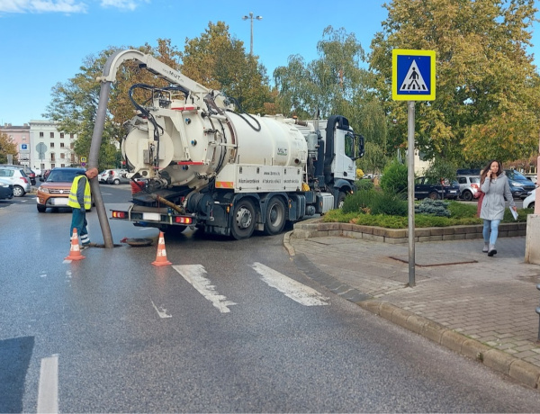 Szennyvízvezetéket korszerűsítenek a belvárosban