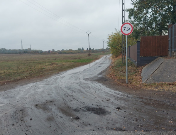 Teherautók behajtását korlátozzák Nyírjes tanyán