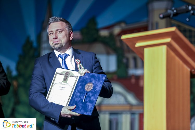 Gratulálunk! Szerkesztőségünk munkatársa, Z. Pintye Zsolt kapta idén a megyei sajtódíjat