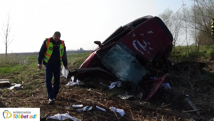 Megrázó felvételek a vasárnap hajnalban történt halálos baleset helyszínéről